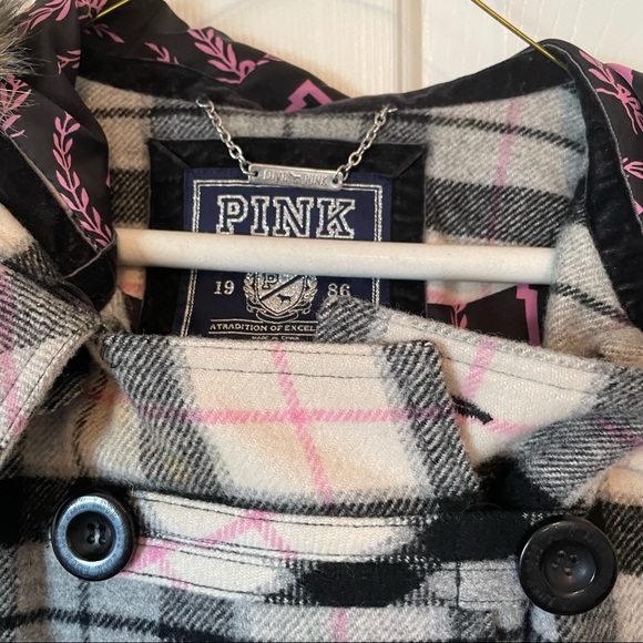 Victoria’s Secret PINK Limited Edition Plaid Pink Grey Fur Winter Coat Size L - Picture 2 of 16